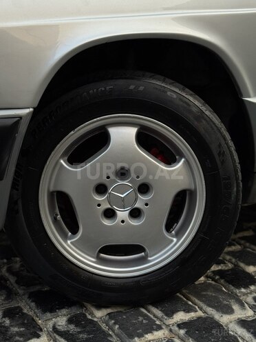 Mercedes E 200 1990, 170,000 km - 2.0 l - Bakı