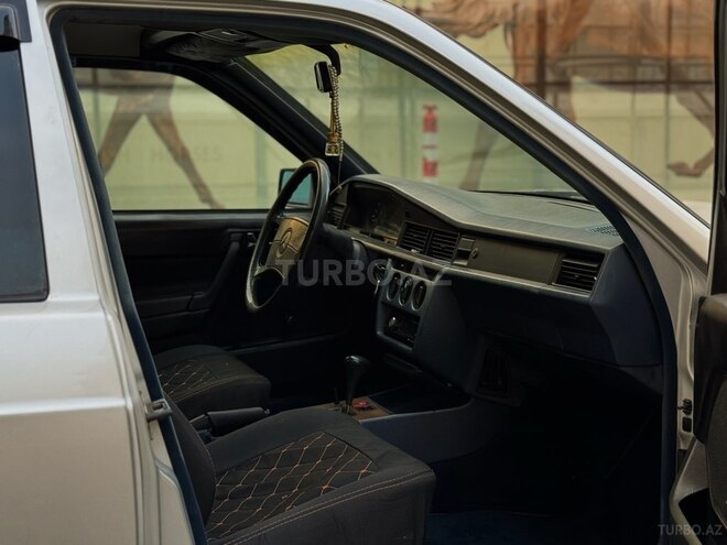 Mercedes E 200 1990, 170,000 km - 2.0 l - Bakı