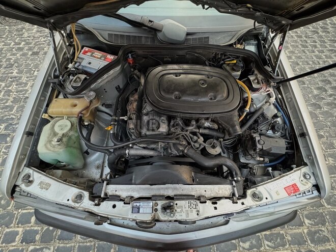 Mercedes E 200 1990, 170,000 km - 2.0 l - Bakı
