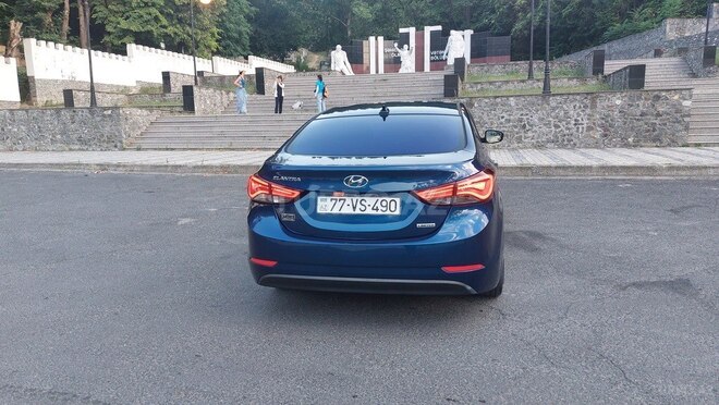 Hyundai Elantra 2015, 132,900 km - 1.8 l - Şəki