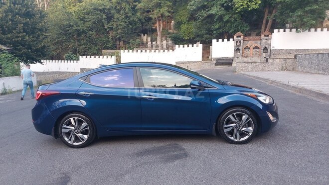 Hyundai Elantra 2015, 132,900 km - 1.8 l - Şəki
