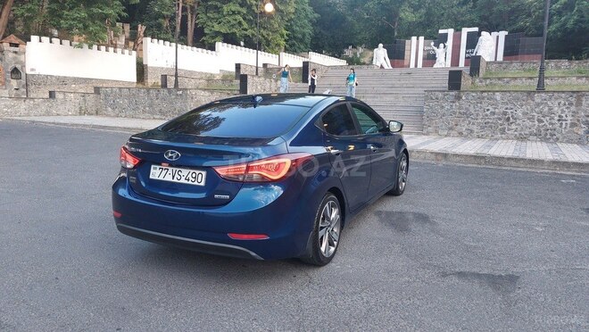 Hyundai Elantra 2015, 132,900 km - 1.8 l - Şəki