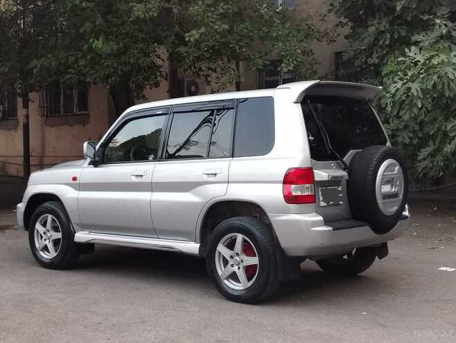 Mitsubishi Pajero io 2002, 196,000 km - 2.0 l - Bakı
