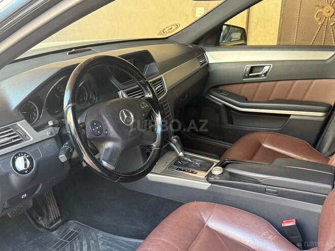 Mercedes E 250 2009, 305,000 km - 2.1 l - Bakı
