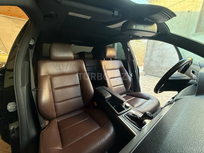Mercedes E 250 2009, 305,000 km - 2.1 l - Bakı