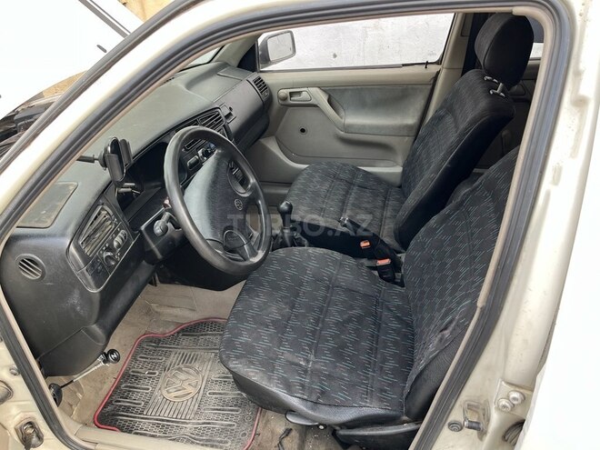 Volkswagen Golf 1993, 268,484 km - 1.4 l - Bakı