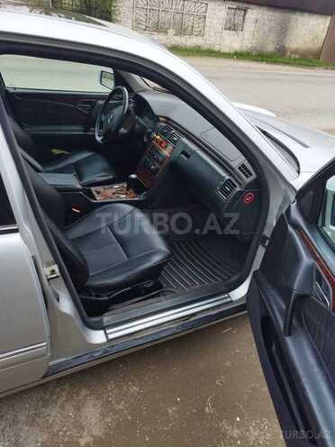 Mercedes E 300 1999, 650,000 km - 3.0 l - Masallı