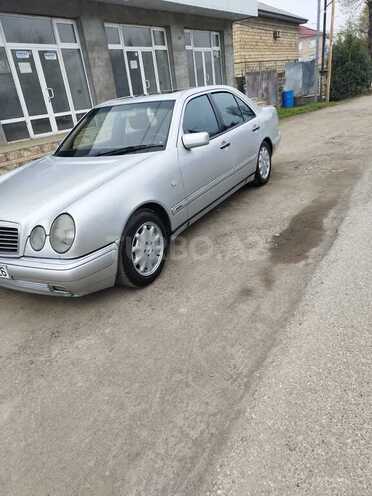 Mercedes E 300 1999, 650,000 km - 3.0 l - Masallı