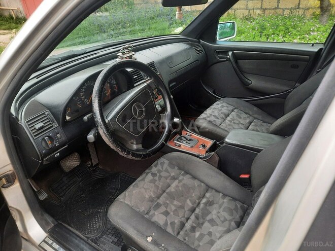 Mercedes C 240 1997, 345,809 km - 2.4 l - Qusar