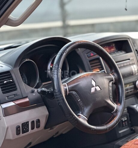 Mitsubishi Pajero 2007, 199,598 km - 3.0 l - Gəncə