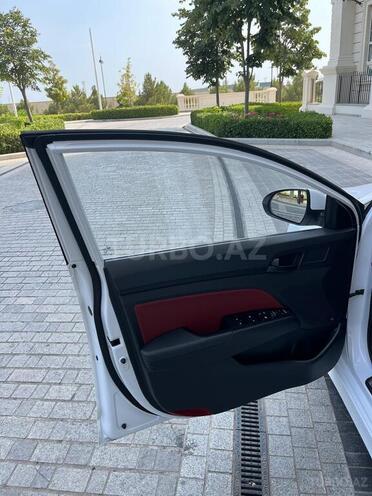 Hyundai Avante 2017, 9,400 km - 1.6 l - Bakı