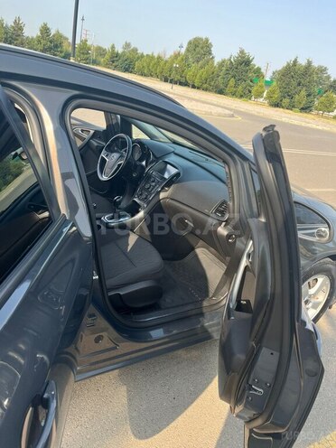 Opel Astra 2015, 131,000 km - 1.4 l - Bakı