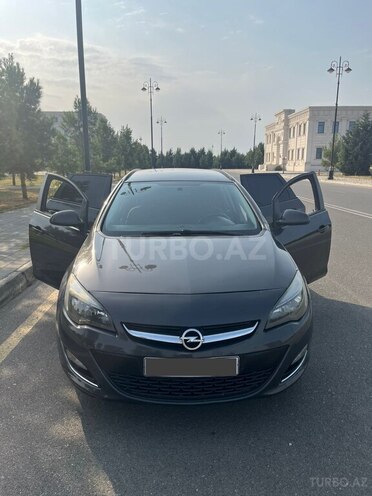 Opel Astra 2015, 131,000 km - 1.4 l - Bakı