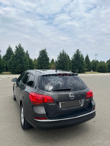 Opel Astra 2015, 131,000 km - 1.4 l - Bakı