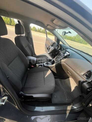 Opel Astra 2015, 131,000 km - 1.4 l - Bakı