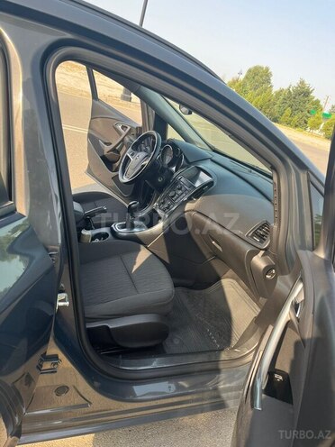 Opel Astra 2015, 131,000 km - 1.4 l - Bakı