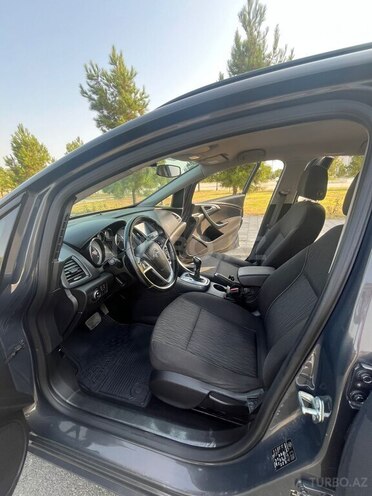 Opel Astra 2015, 131,000 km - 1.4 l - Bakı