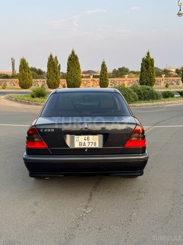 Mercedes C 200 1999, 299,811 km - 2.0 l - Naftalan