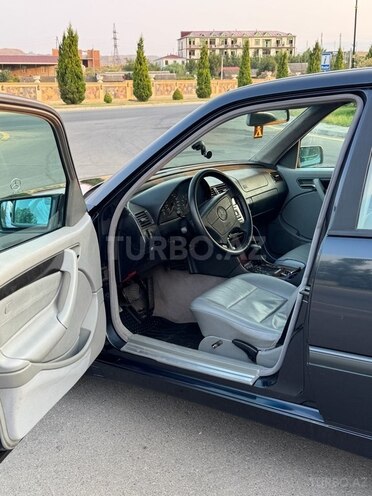 Mercedes C 200 1999, 299,811 km - 2.0 l - Naftalan