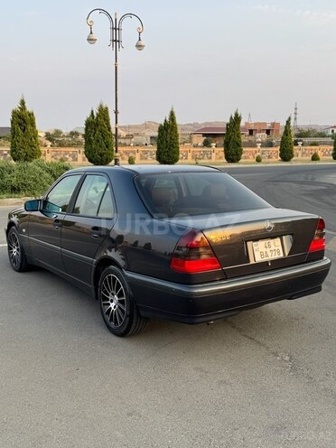 Mercedes C 200 1999, 299,811 km - 2.0 l - Naftalan