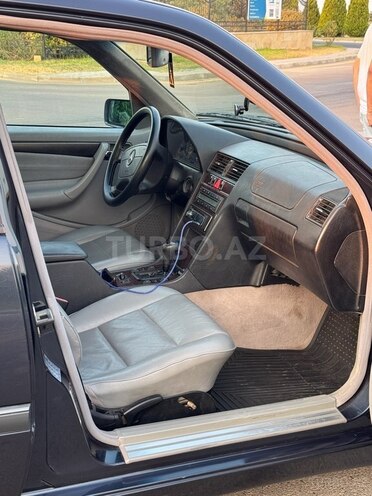 Mercedes C 200 1999, 299,811 km - 2.0 l - Naftalan