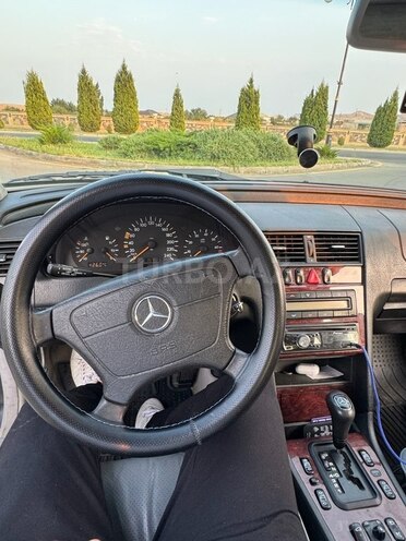 Mercedes C 200 1999, 299,811 km - 2.0 l - Naftalan