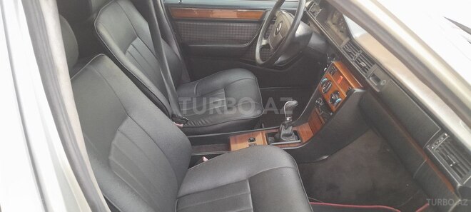 Mercedes E 200 d 1993, 475,640 km - 2.0 l - Bakı