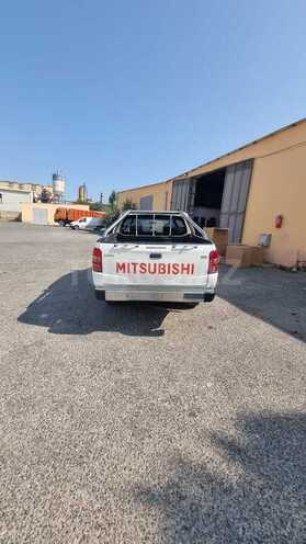Mitsubishi L200 2016, 333,000 km - 2.4 l - Bakı