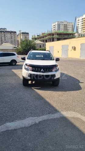 Mitsubishi L200 2016, 333,000 km - 2.4 l - Bakı