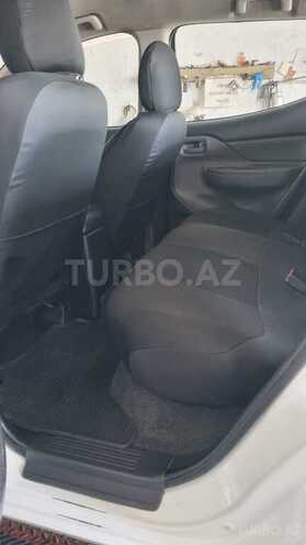 Mitsubishi L200 2016, 333,000 km - 2.4 l - Bakı