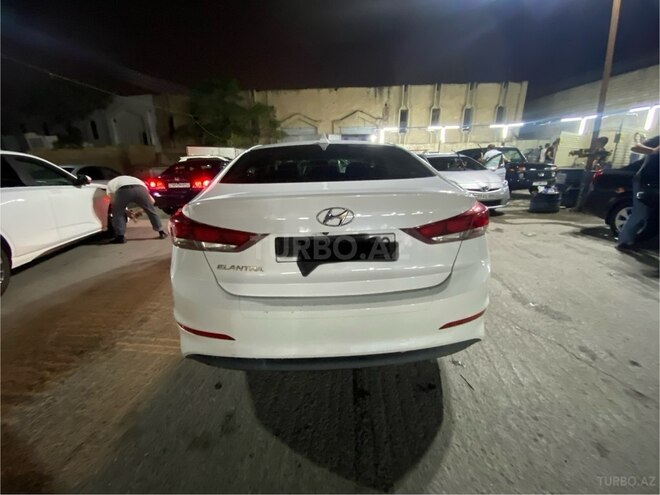 Hyundai Elantra 2016, 160,000 km - 2.0 л - Bakı