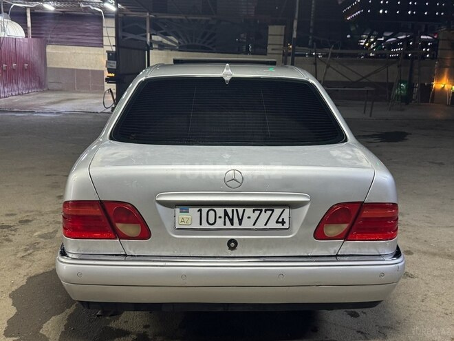 Mercedes E 240 1998, 180,000 km - 2.4 l - Bakı