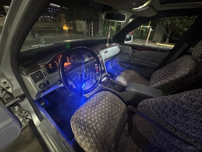 Mercedes E 240 1998, 180,000 km - 2.4 l - Bakı
