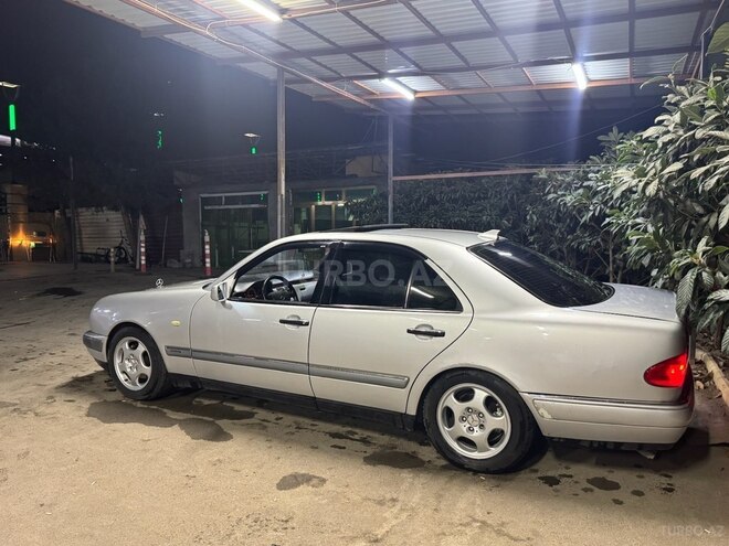 Mercedes E 240 1998, 180,000 km - 2.4 l - Bakı