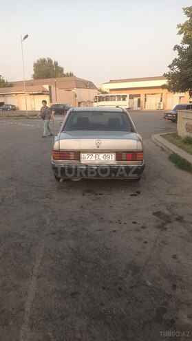 Mercedes 190 1990, 350,000 km - 2.0 л - Sabirabad