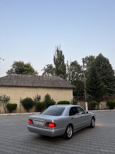 Mercedes E 200 1998, 250,000 km - 2.0 l - Masallı