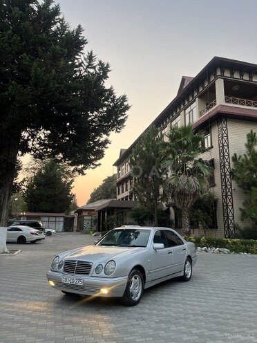 Mercedes E 200 1998, 250,000 km - 2.0 l - Masallı
