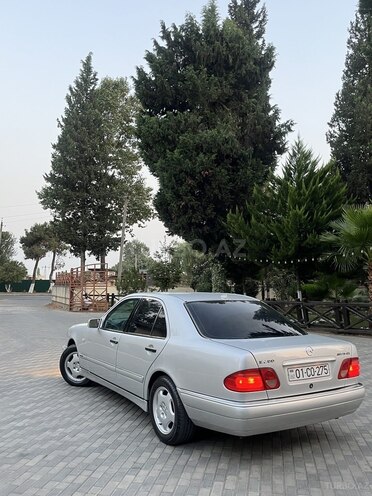 Mercedes E 200 1998, 250,000 km - 2.0 l - Masallı