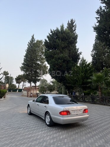 Mercedes E 200 1998, 250,000 km - 2.0 l - Masallı