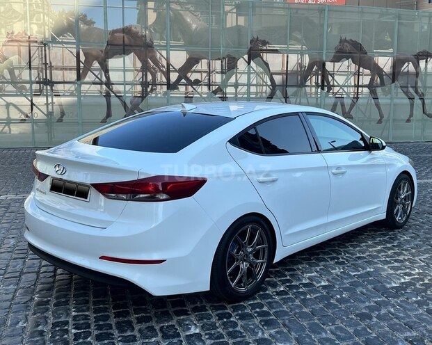 Hyundai Elantra 2017, 273,588 km - 2.0 l - Bakı
