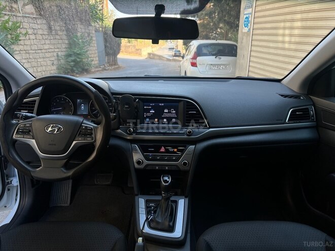 Hyundai Elantra 2017, 273,588 km - 2.0 l - Bakı