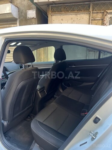 Hyundai Elantra 2017, 273,588 km - 2.0 l - Bakı