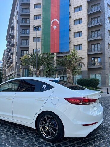 Hyundai Elantra 2017, 273,588 km - 2.0 l - Bakı