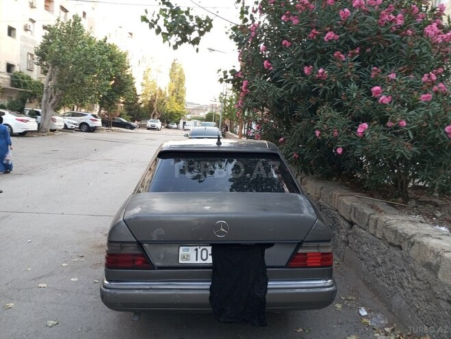 Mercedes E 230 1989, 300,000 km - 2.3 l - Bakı