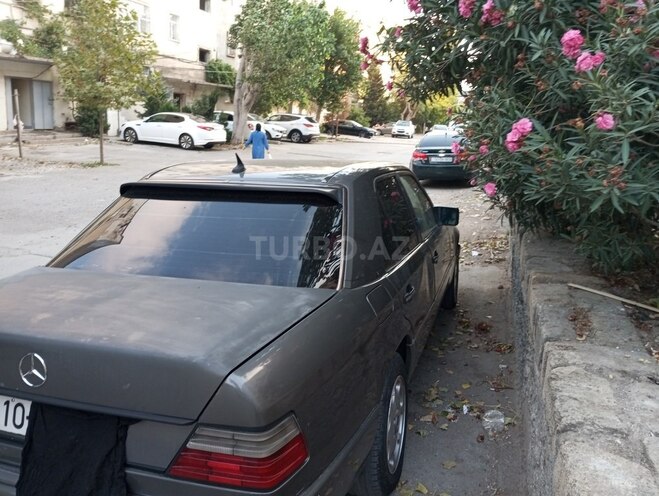 Mercedes E 230 1989, 300,000 km - 2.3 l - Bakı