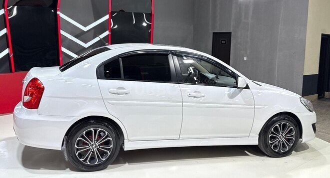 Hyundai Verna 2010, 250,500 km - 1.5 l - Sumqayıt