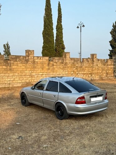 Opel Vectra 1997, 360,000 km - 2.0 l - Lənkəran