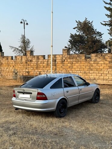 Opel Vectra 1997, 360,000 km - 2.0 l - Lənkəran