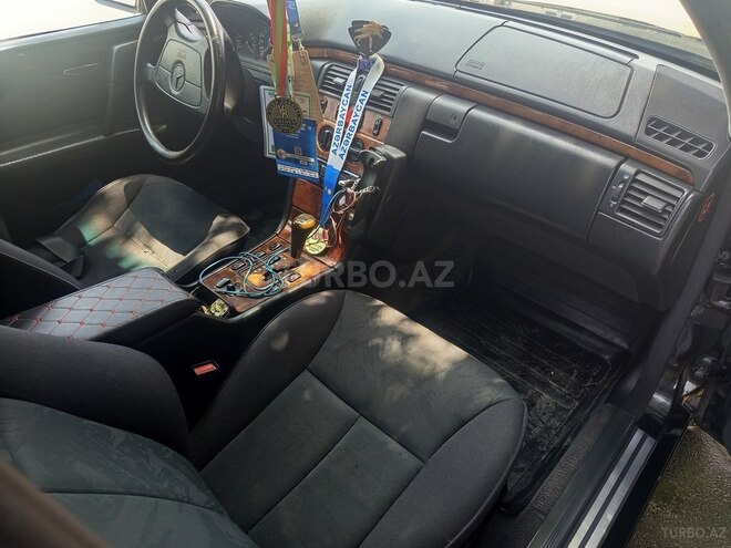 Mercedes E 240 1998, 385,799 km - 2.4 l - Sabirabad