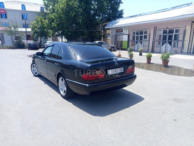 Mercedes E 240 1998, 385,799 km - 2.4 l - Sabirabad
